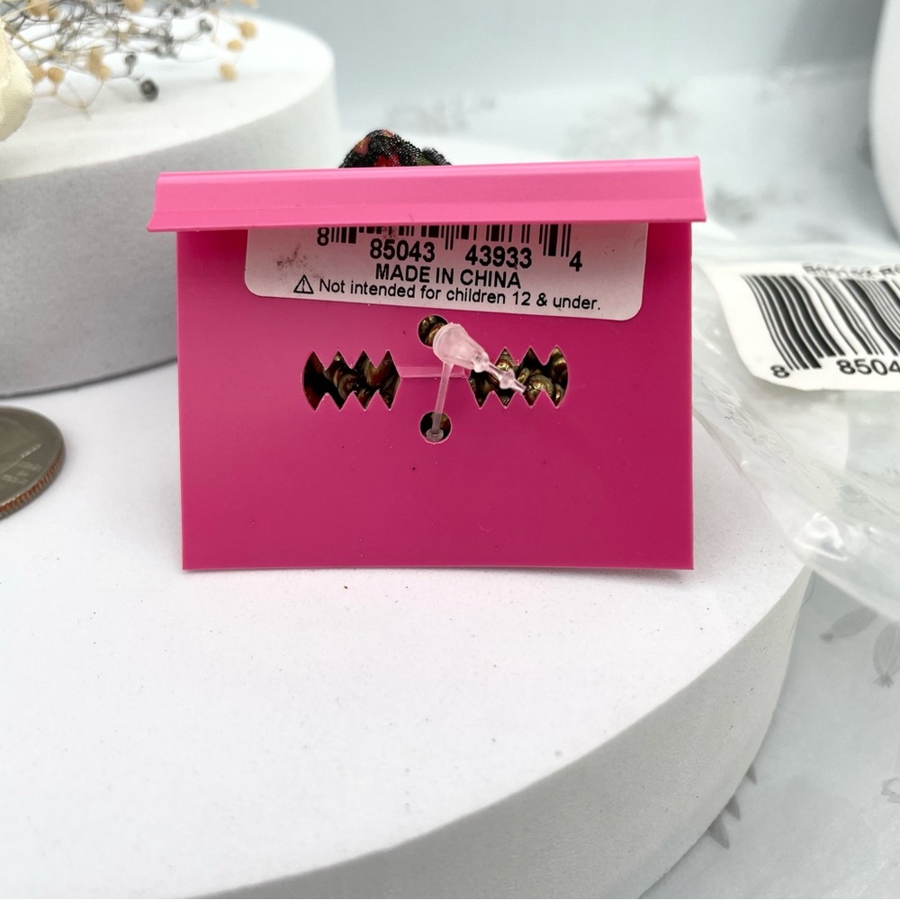 Betsey Johnson Vintage Ring - Picture 2 of 3